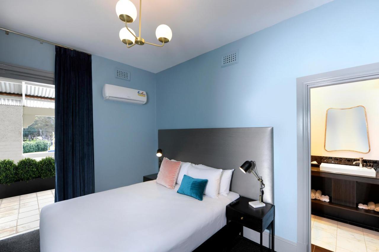 The Stirling Arms Hotel Perth Exteriör bild