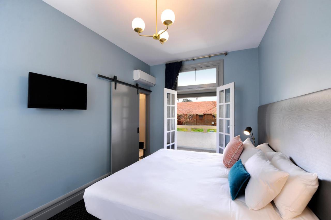 The Stirling Arms Hotel Perth Exteriör bild