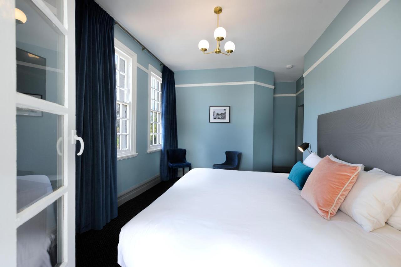 The Stirling Arms Hotel Perth Exteriör bild